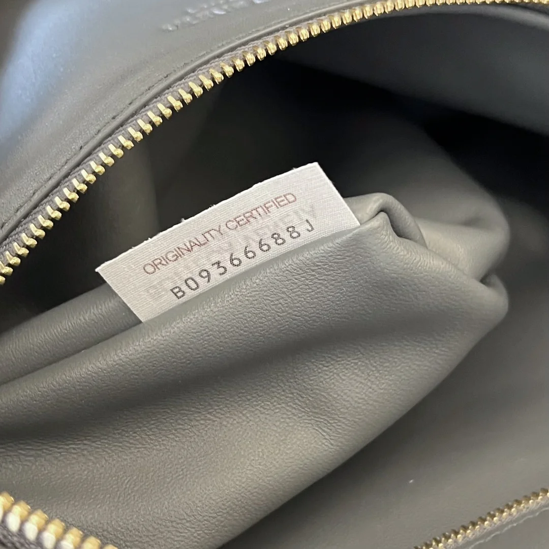 BOTTEGA VENETA Shoulder Bags Lamb Leather (Gray) 48X40X16CM I30202608080020 - Image 9