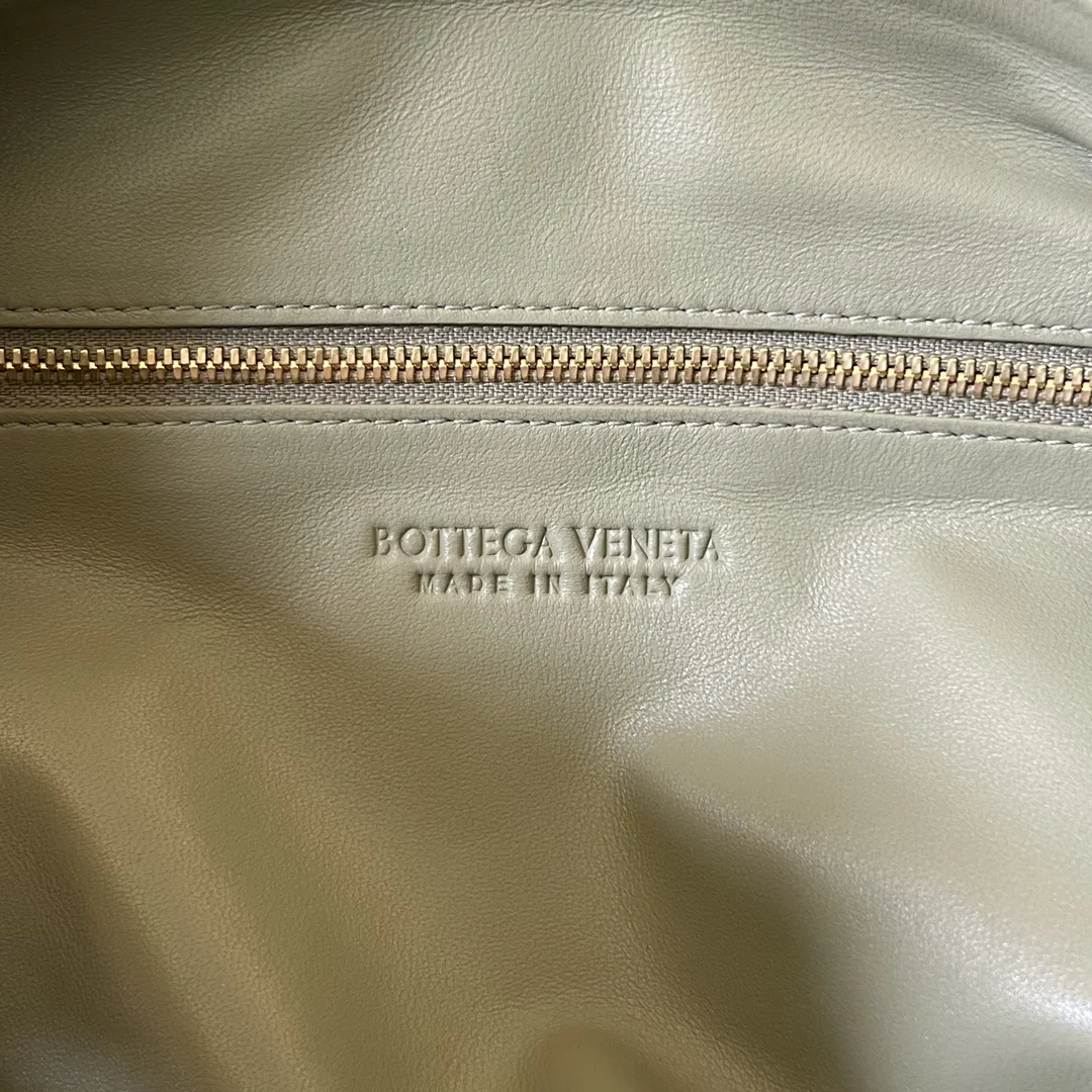 BOTTEGA VENETA Shoulder Bags Lamb Leather (Green) 48X40X16CM I30202608080015 - Image 7