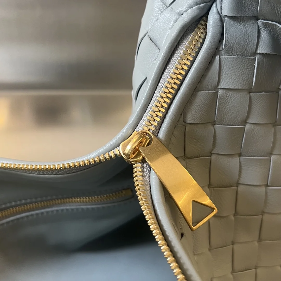 BOTTEGA VENETA Shoulder Bags Lamb Leather (Grey) 48X40X16CM I30202608080010 - Image 7