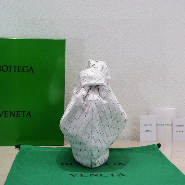 BOTTEGA VENETA Shoulder Bags Lamb Leather (White) 40X48X16 I30202608080086 - Image 4