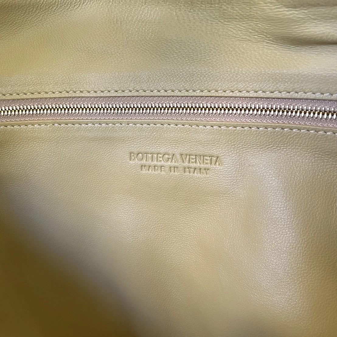 BOTTEGA VENETA Shoulder Bags Lamb Leather (Yellow) 48X40X16CM I30202608080018 - Image 7