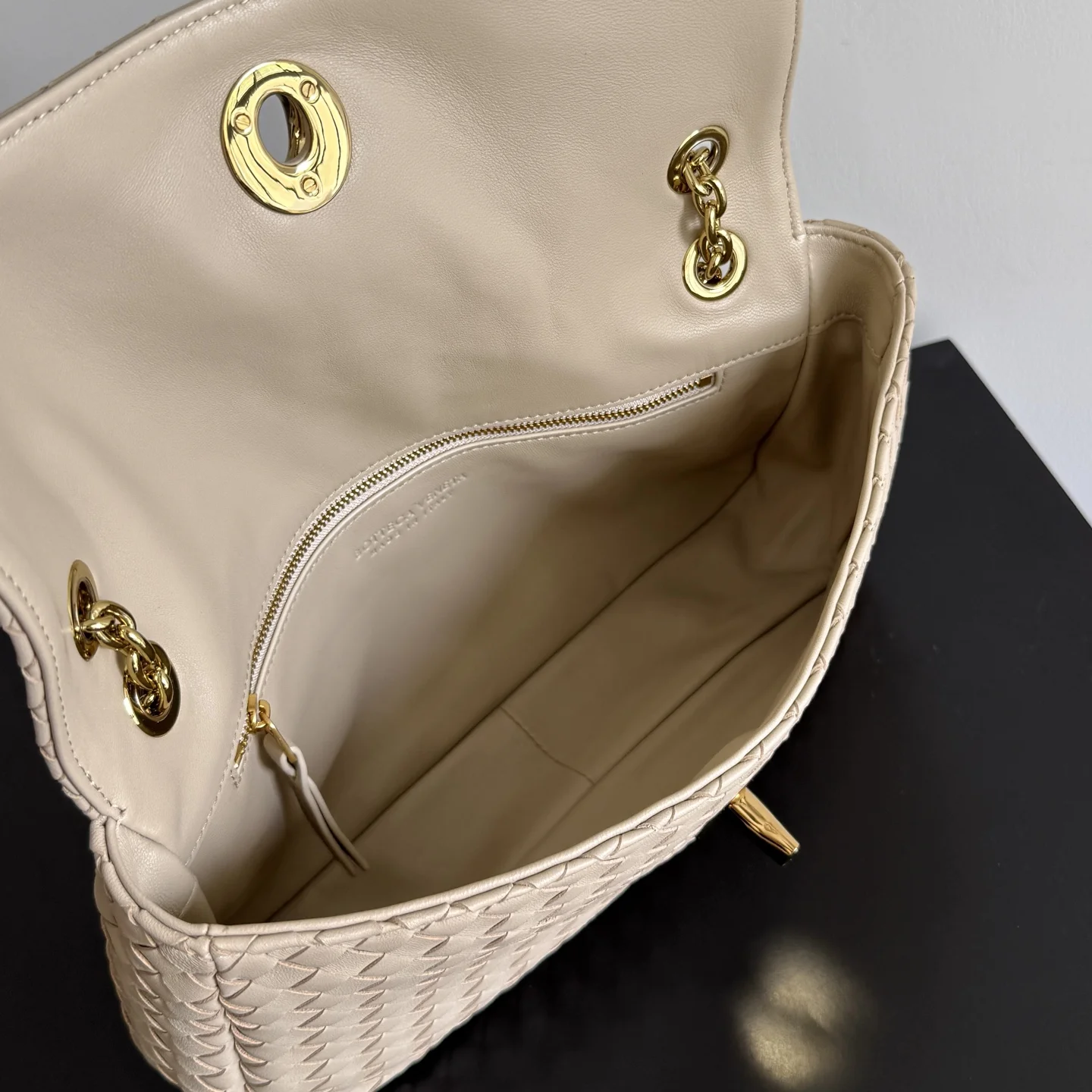 BOTTEGA VENETA Shoulder Bags Lambskin Leather (Beige-Gold) 27X16X6CM I30202608080820 - Image 9