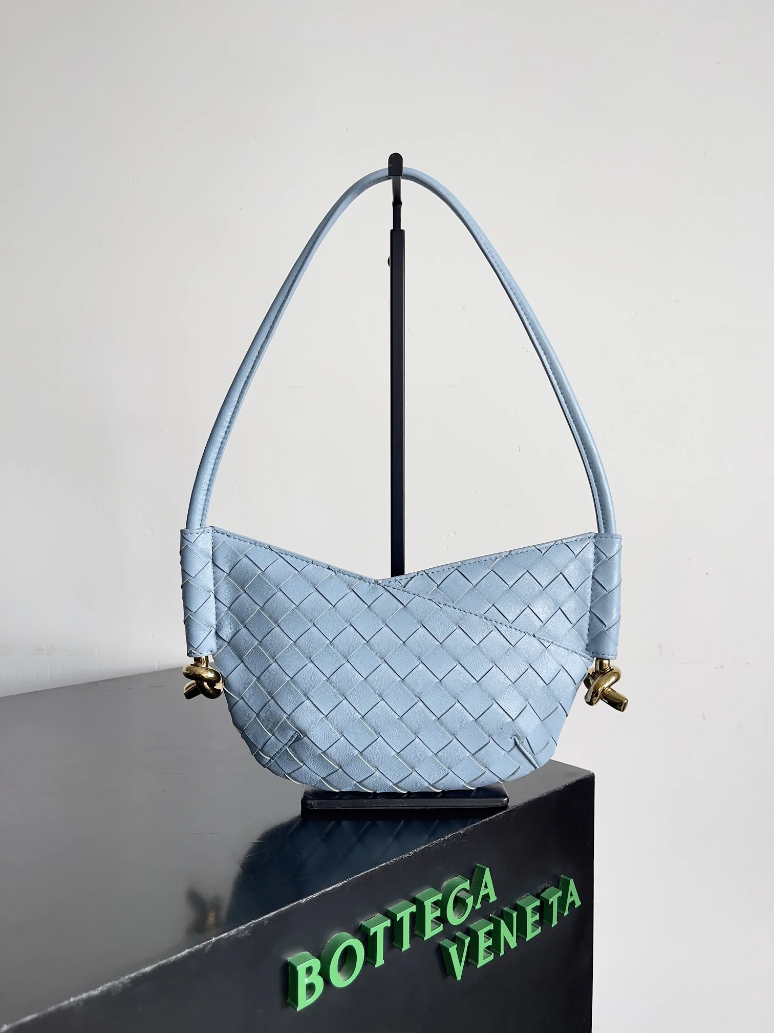 BOTTEGA VENETA Shoulder Bags Leather (Blue-Gold) 28X18X5 CM H30202608080060