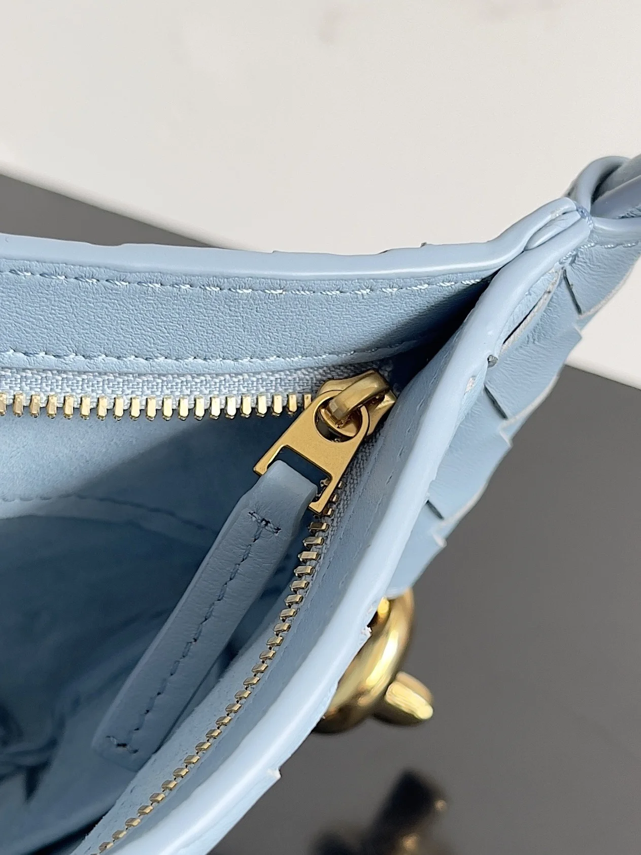 BOTTEGA VENETA Shoulder Bags Leather (Blue-Gold) 28X18X5 CM H30202608080060 - Image 8