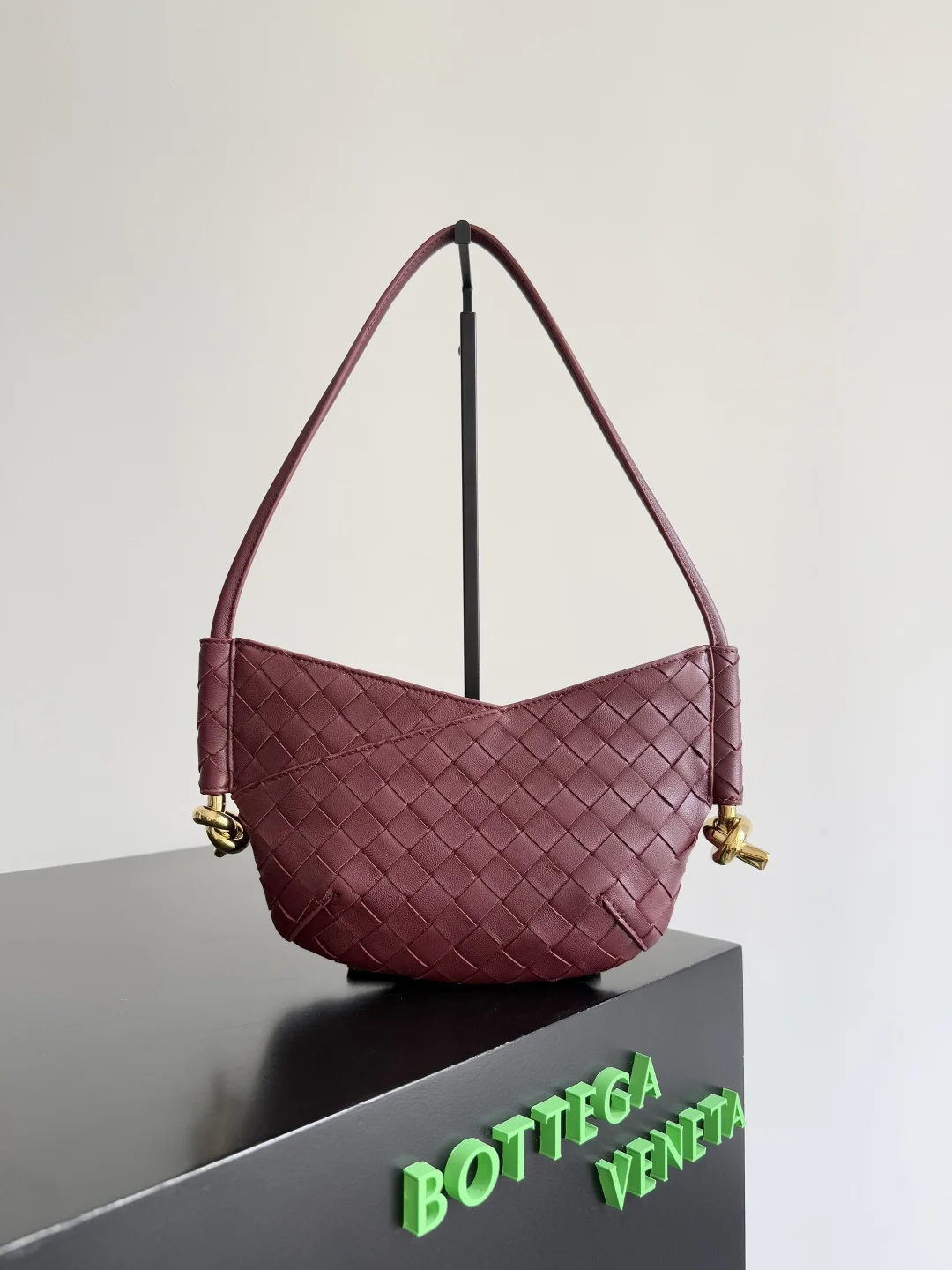 BOTTEGA VENETA Shoulder Bags Leather (Burgundy-Gold) 28X18X5 CM H30202608080064