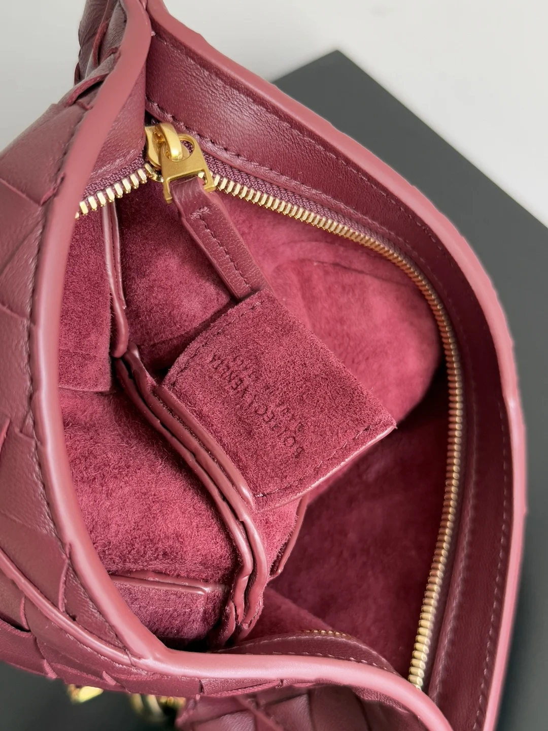 BOTTEGA VENETA Shoulder Bags Leather (Burgundy-Gold) 28X18X5 CM H30202608080064 - Image 7