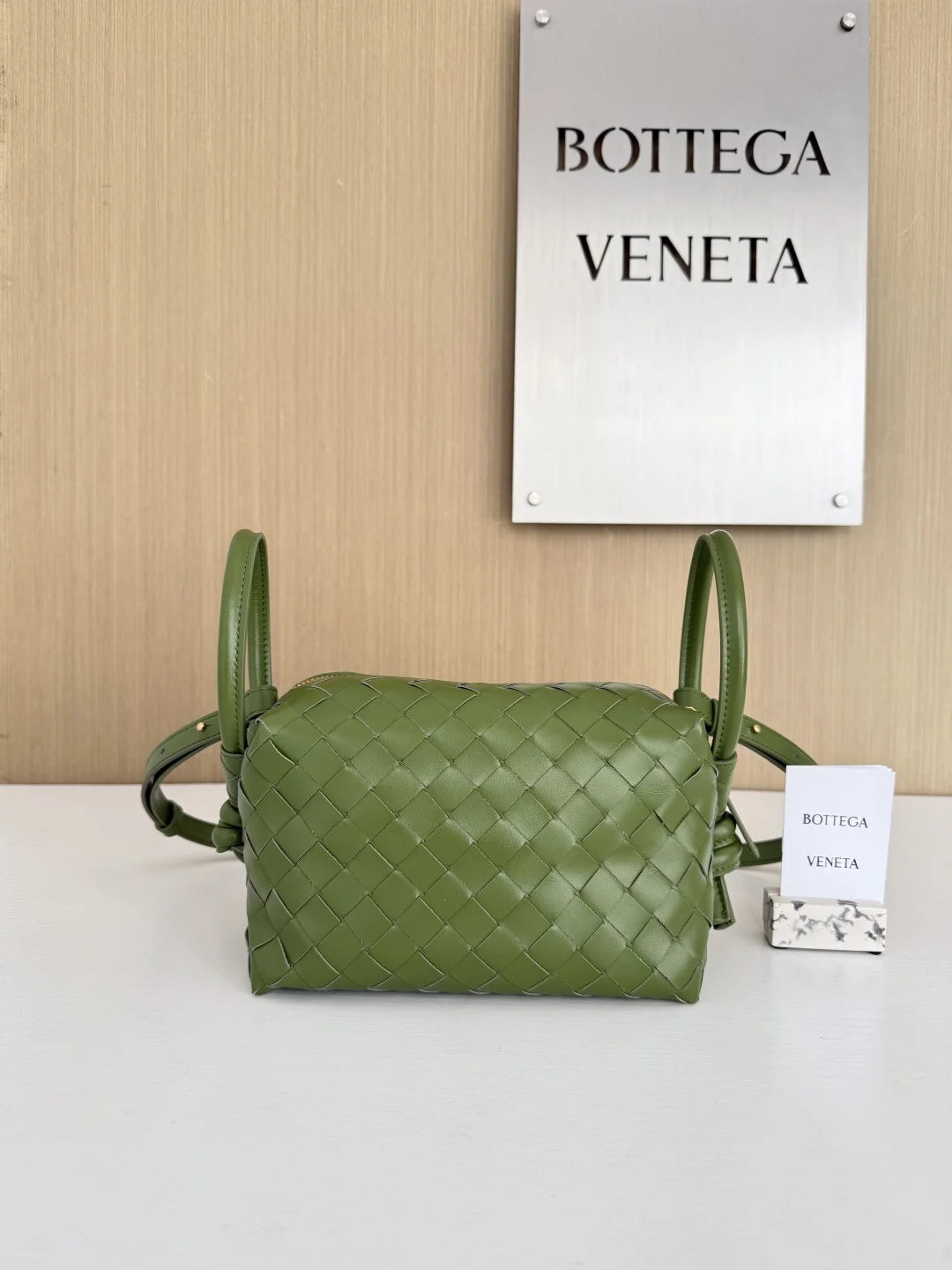 BOTTEGA VENETA Shoulder Bags Leather (Green) 19X12X9CM F80202608080143