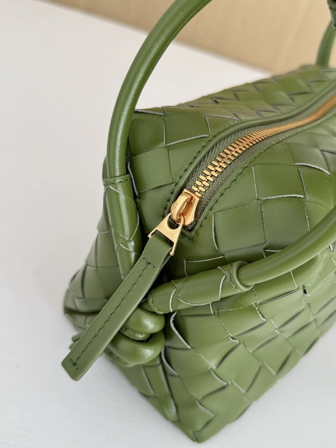 BOTTEGA VENETA Shoulder Bags Leather (Green) 19X12X9CM F80202608080143 - Image 4