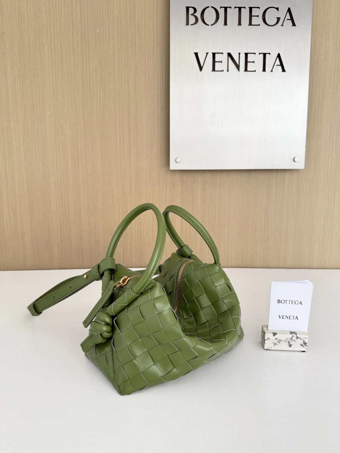 BOTTEGA VENETA Shoulder Bags Leather (Green) 19X12X9CM F80202608080143 - Image 6