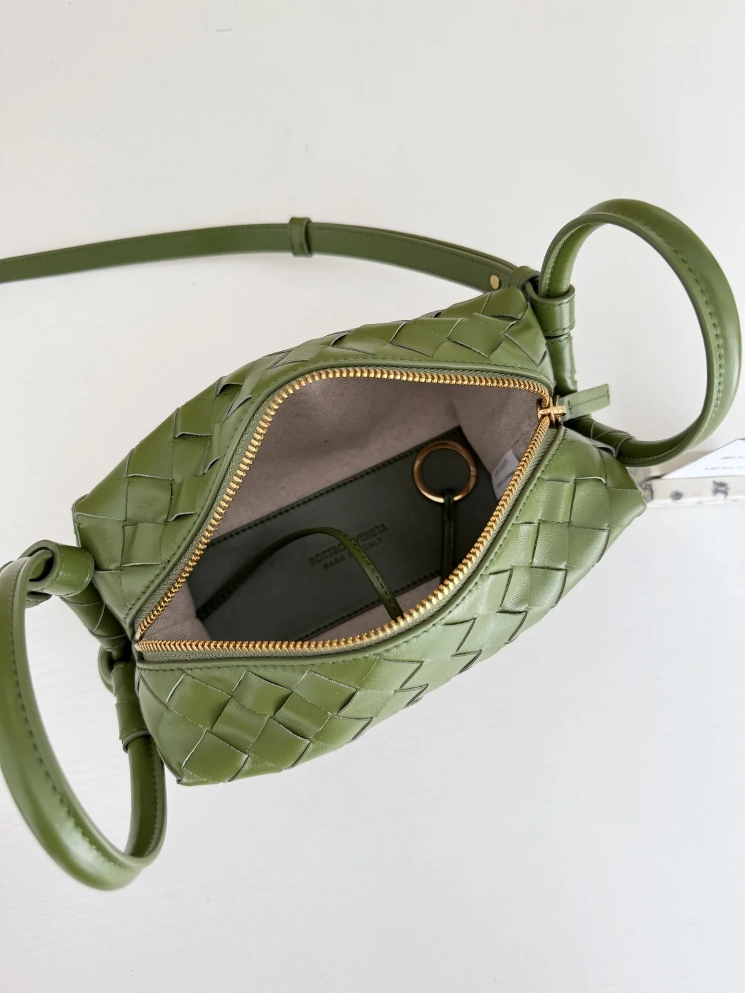 BOTTEGA VENETA Shoulder Bags Leather (Green) 19X12X9CM F80202608080143 - Image 8