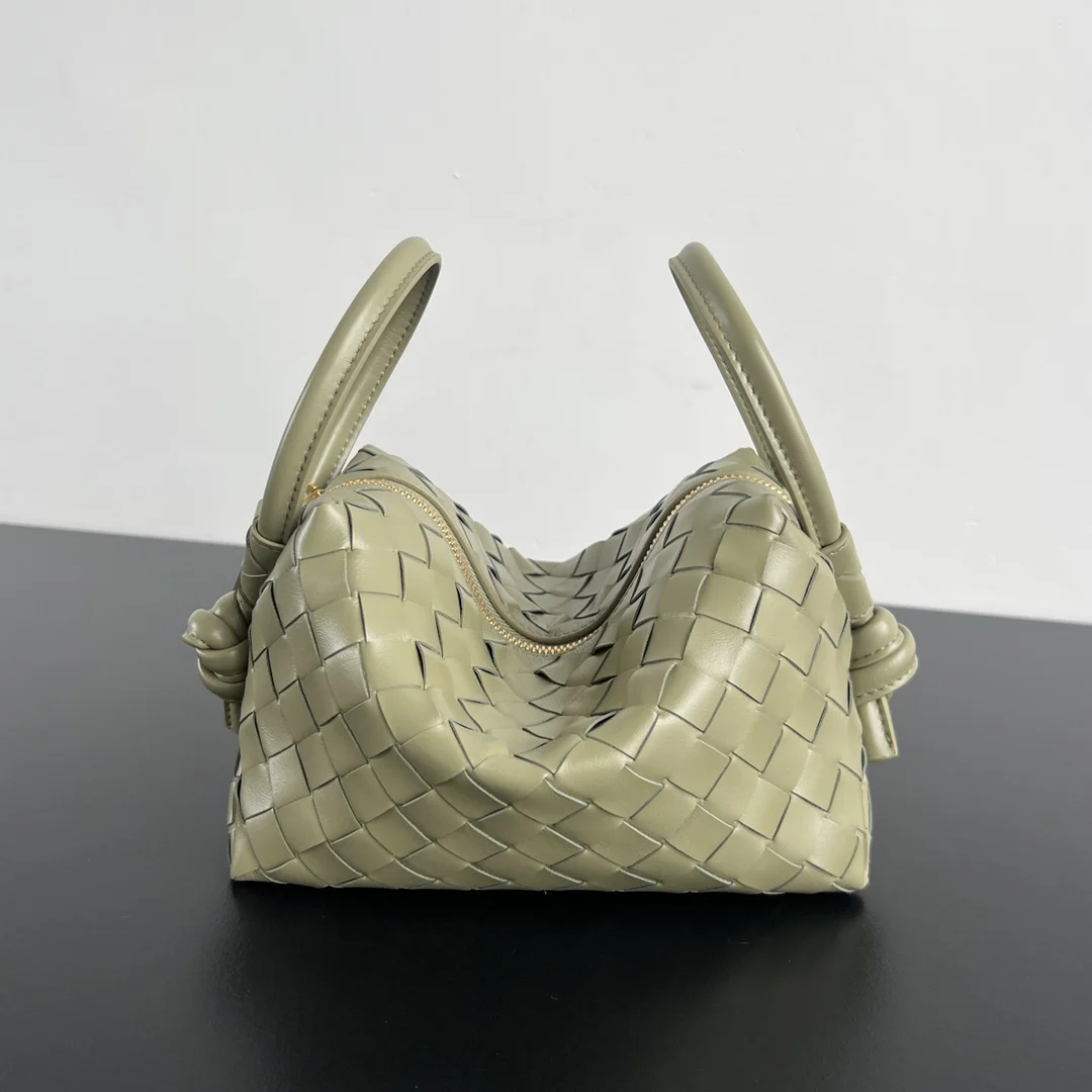 BOTTEGA VENETA Shoulder Bags Leather (Green) 19X12X9CM F80202608080156