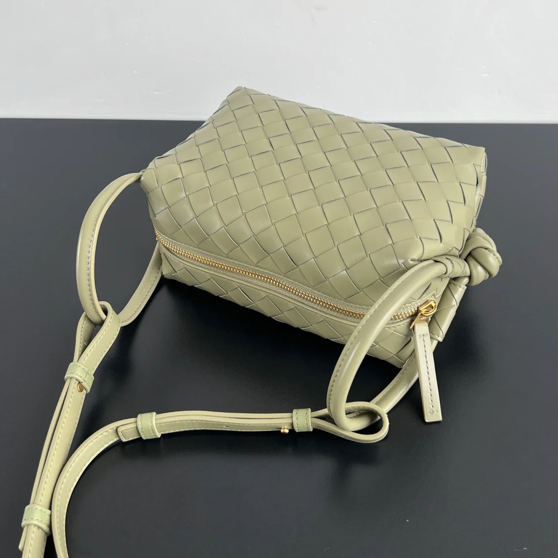 BOTTEGA VENETA Shoulder Bags Leather (Green) 19X12X9CM F80202608080156 - Image 5