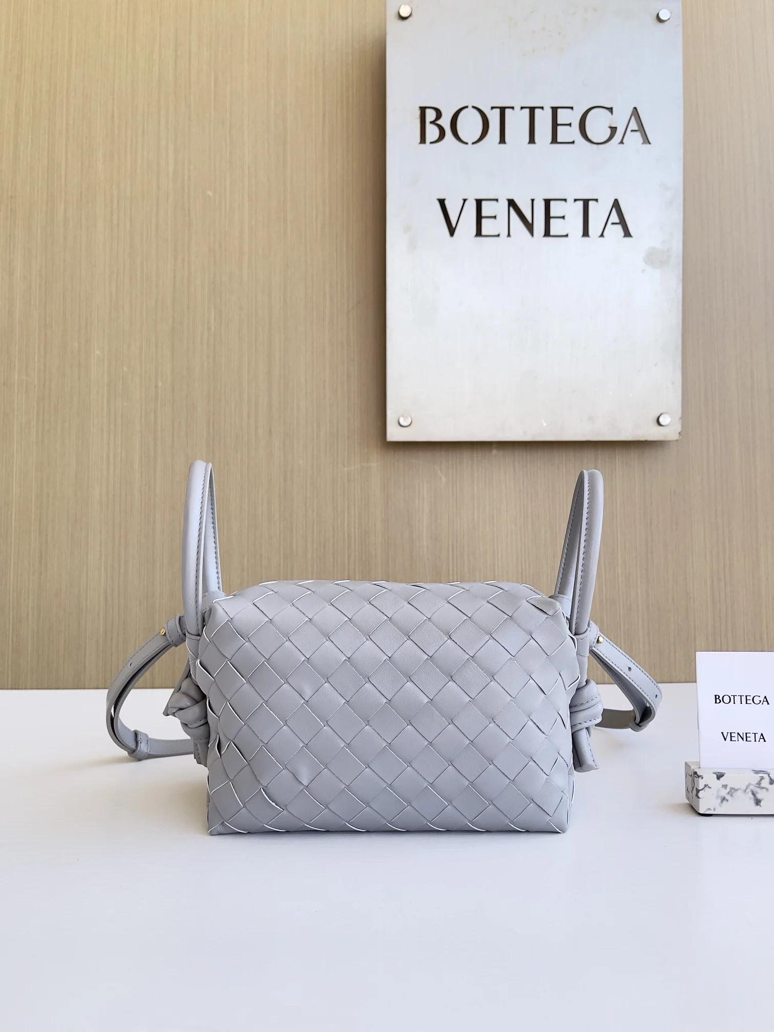 BOTTEGA VENETA Shoulder Bags Leather (Grey) 19X12X9CM F80202608080148