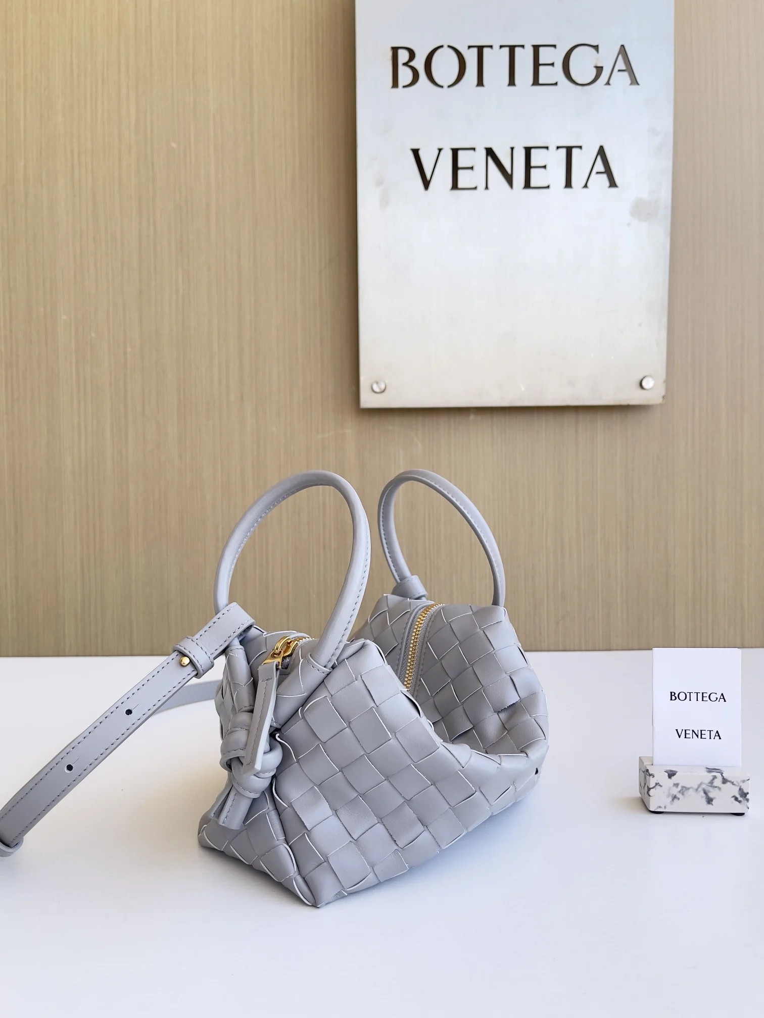 BOTTEGA VENETA Shoulder Bags Leather (Grey) 19X12X9CM F80202608080148 - Image 2