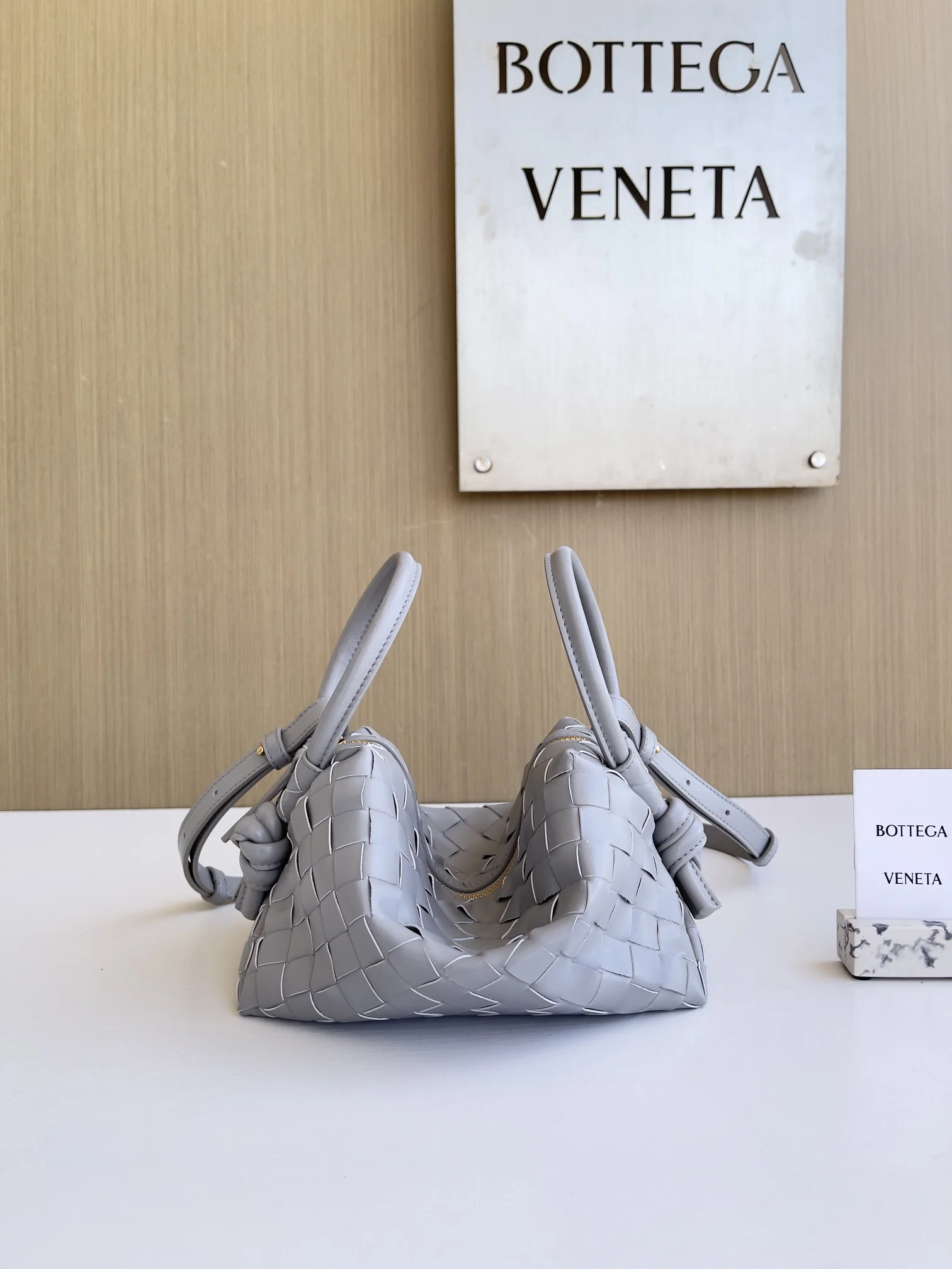 BOTTEGA VENETA Shoulder Bags Leather (Grey) 19X12X9CM F80202608080148 - Image 3