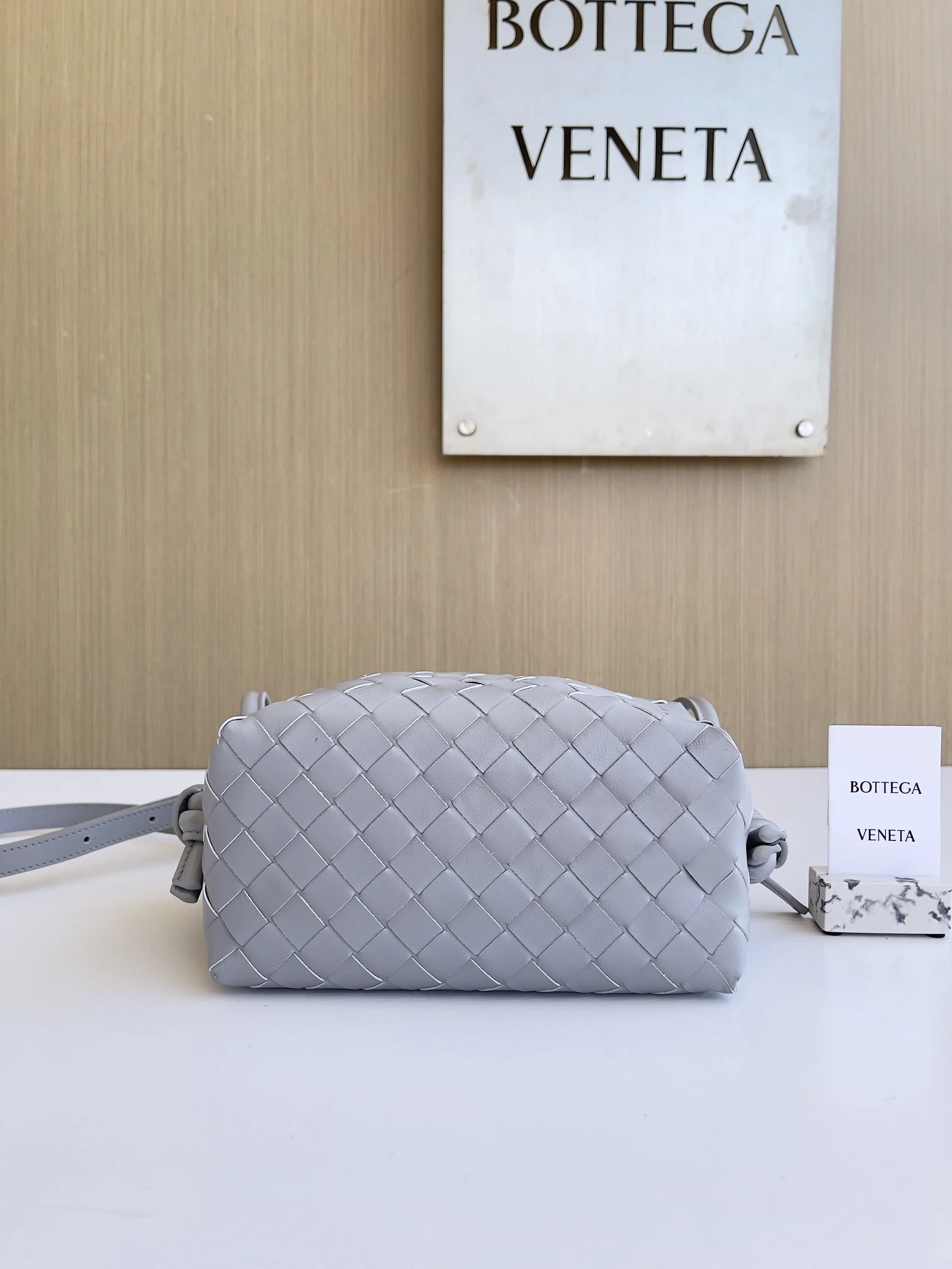 BOTTEGA VENETA Shoulder Bags Leather (Grey) 19X12X9CM F80202608080148 - Image 5