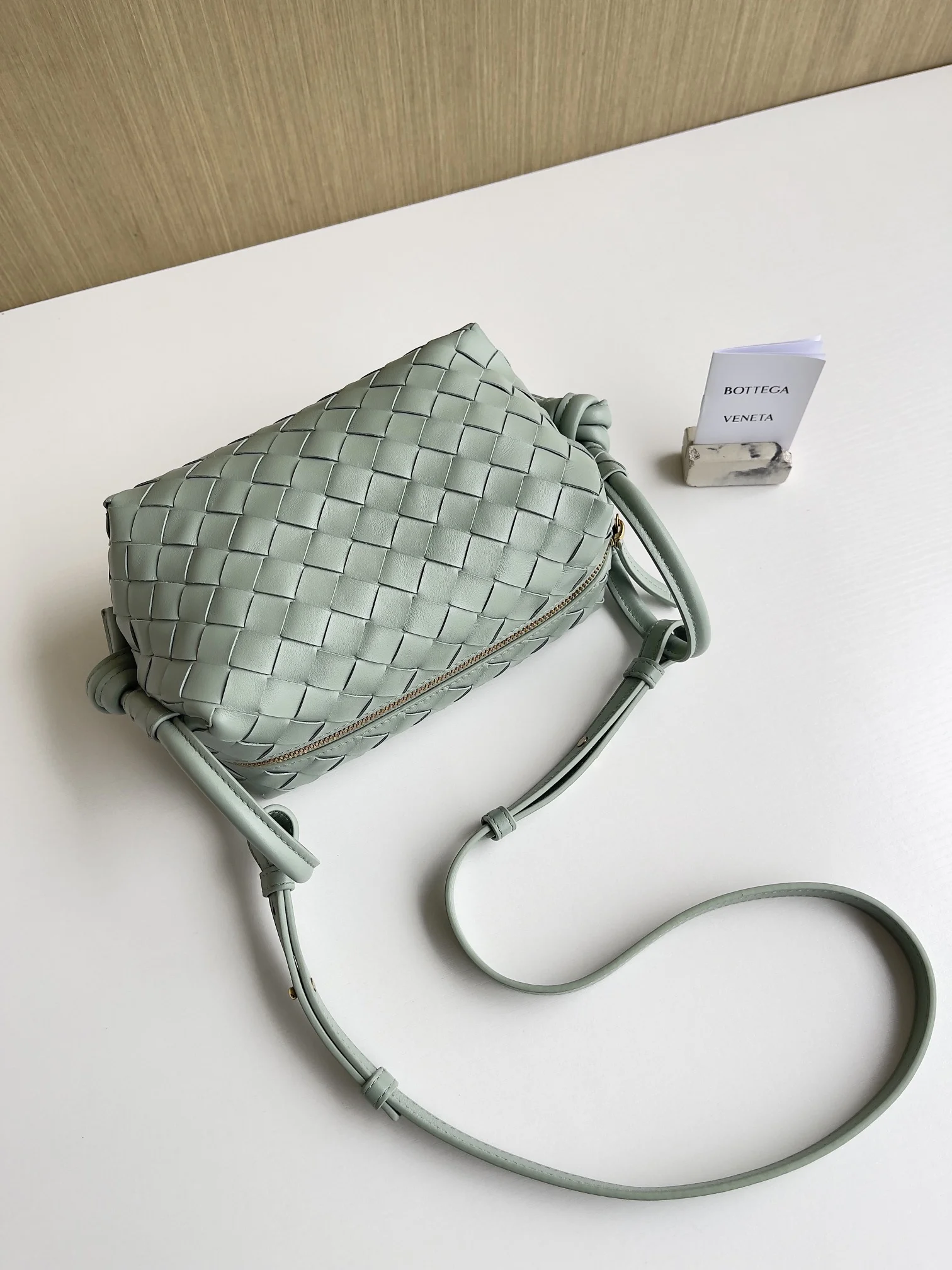 BOTTEGA VENETA Shoulder Bags Leather (Mintgreen) 19X12X9CM F80202608080149 - Image 5