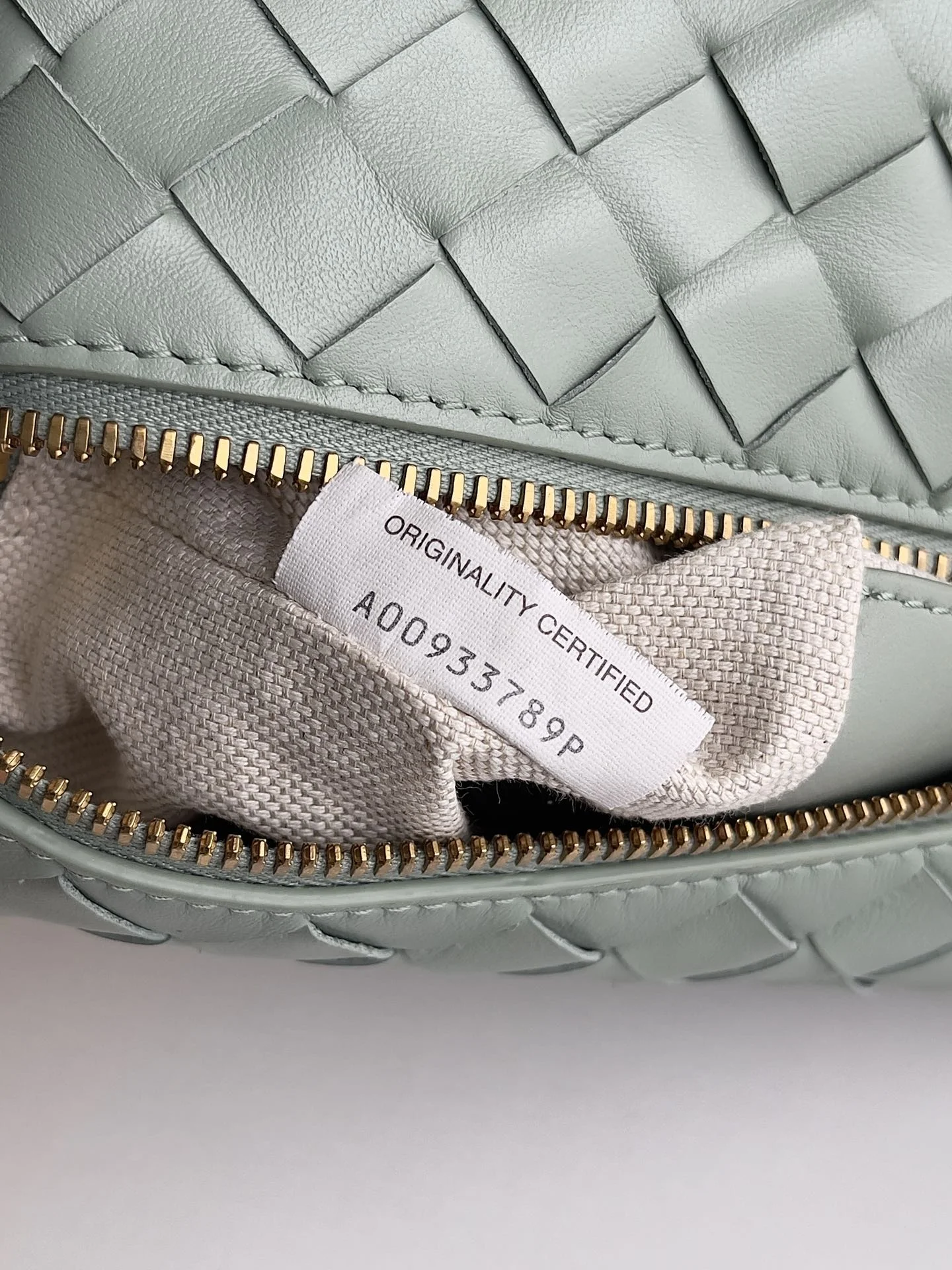BOTTEGA VENETA Shoulder Bags Leather (Mintgreen) 19X12X9CM F80202608080149 - Image 8