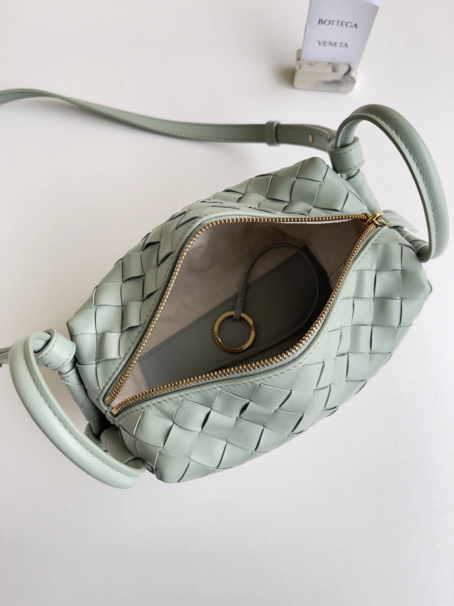 BOTTEGA VENETA Shoulder Bags Leather (Mintgreen) 19X12X9CM F80202608080149 - Image 9