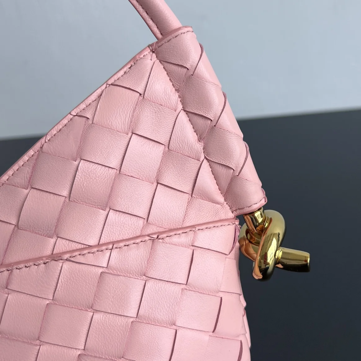 BOTTEGA VENETA Shoulder Bags Leather (Pink-Gold) 28X18X5CM H30202608080065 - Image 8