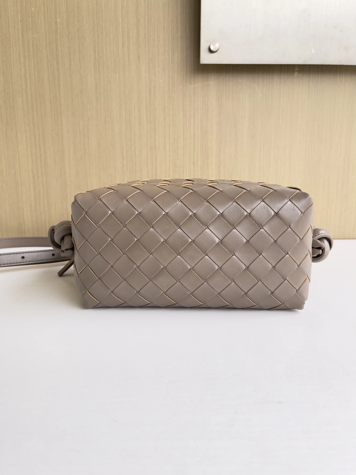 BOTTEGA VENETA Shoulder Bags Leather (Taupe) 19X12X9CM F80202608080145 - Image 2