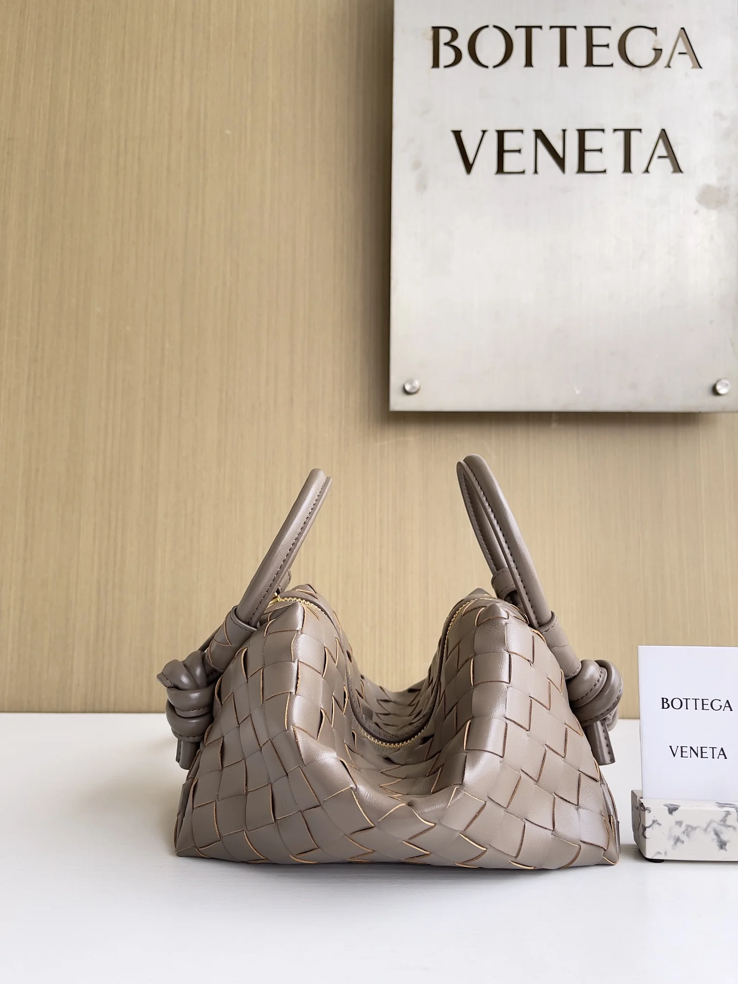 BOTTEGA VENETA Shoulder Bags Leather (Taupe) 19X12X9CM F80202608080145 - Image 5