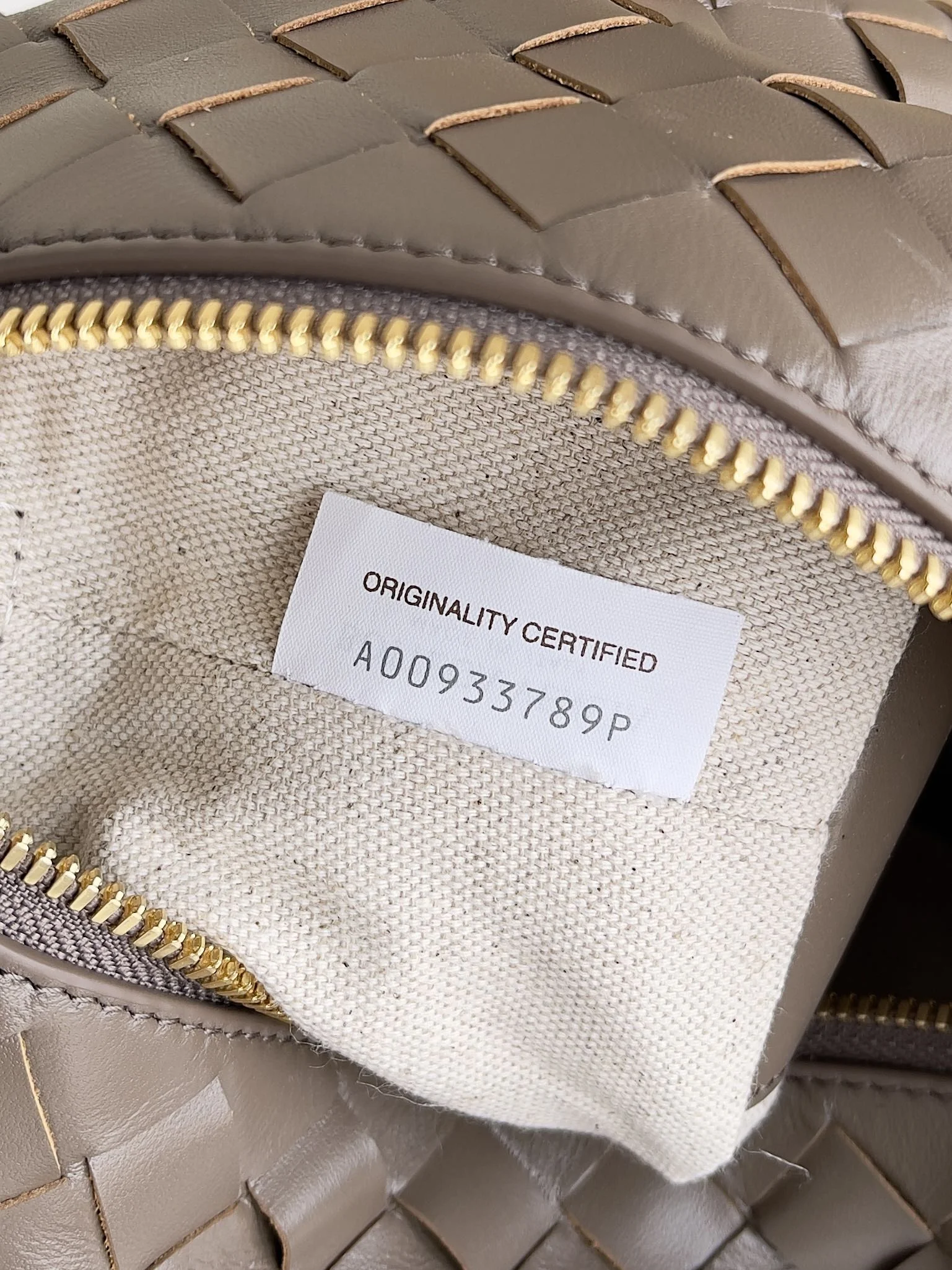 BOTTEGA VENETA Shoulder Bags Leather (Taupe) 19X12X9CM F80202608080145 - Image 8