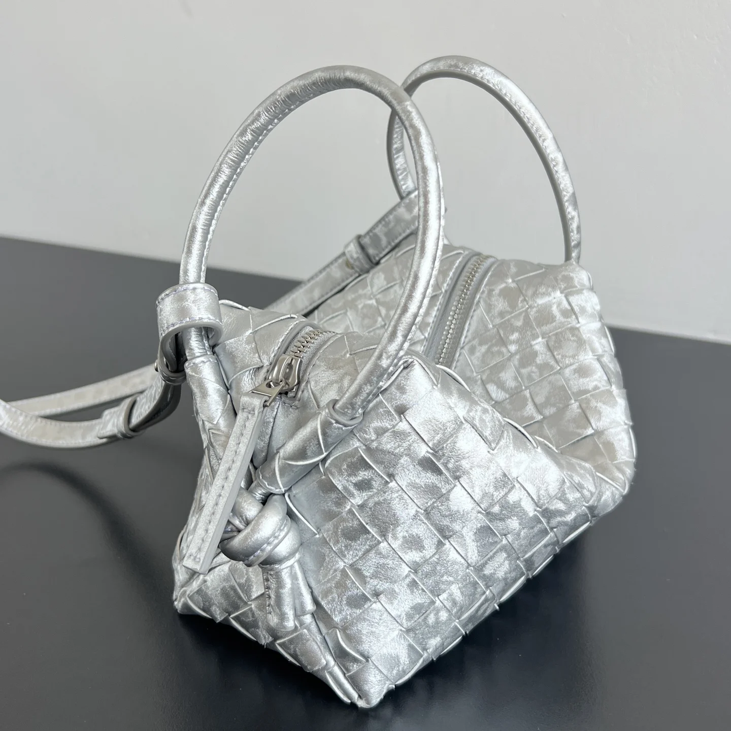 BOTTEGA VENETA Shoulder Bags Metallic Satin (Silver) 19X12X9CM H50202608080138 - Image 2