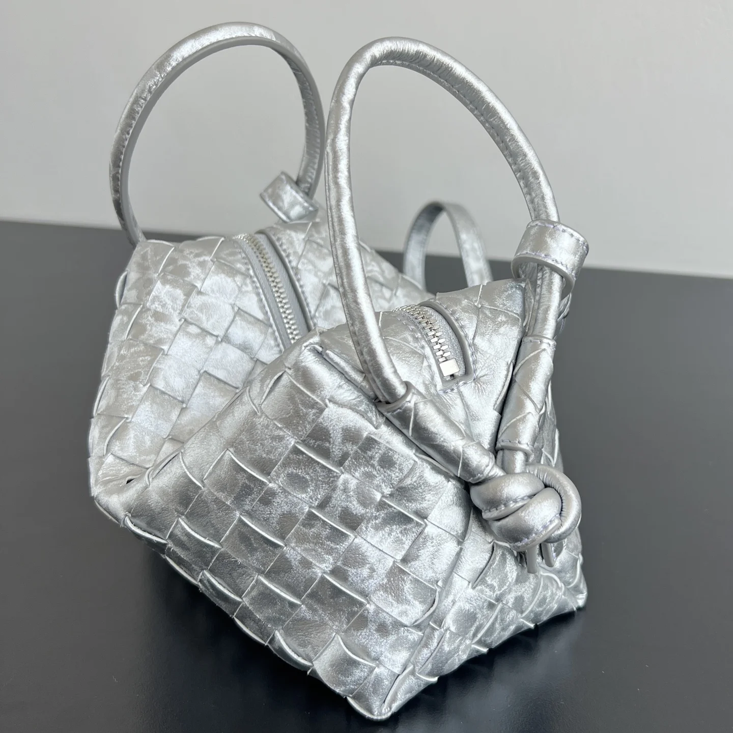 BOTTEGA VENETA Shoulder Bags Metallic Satin (Silver) 19X12X9CM H50202608080138 - Image 3
