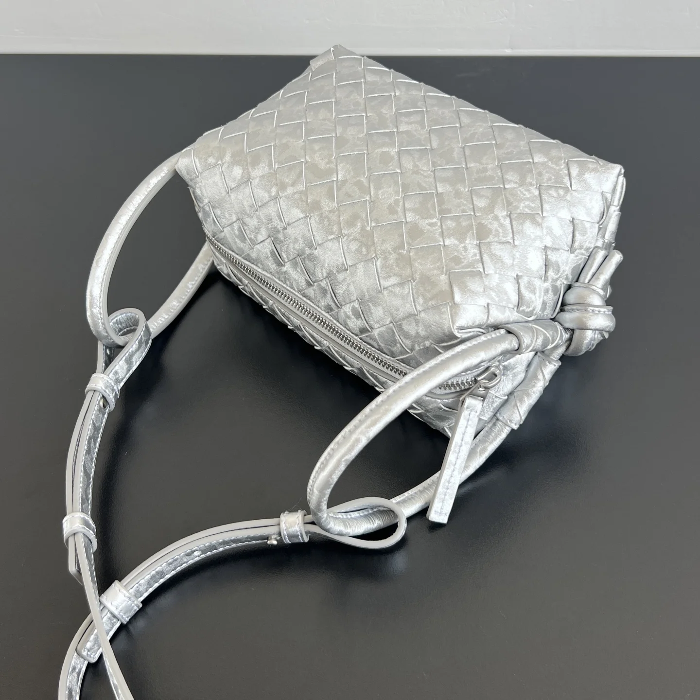 BOTTEGA VENETA Shoulder Bags Metallic Satin (Silver) 19X12X9CM H50202608080138 - Image 5