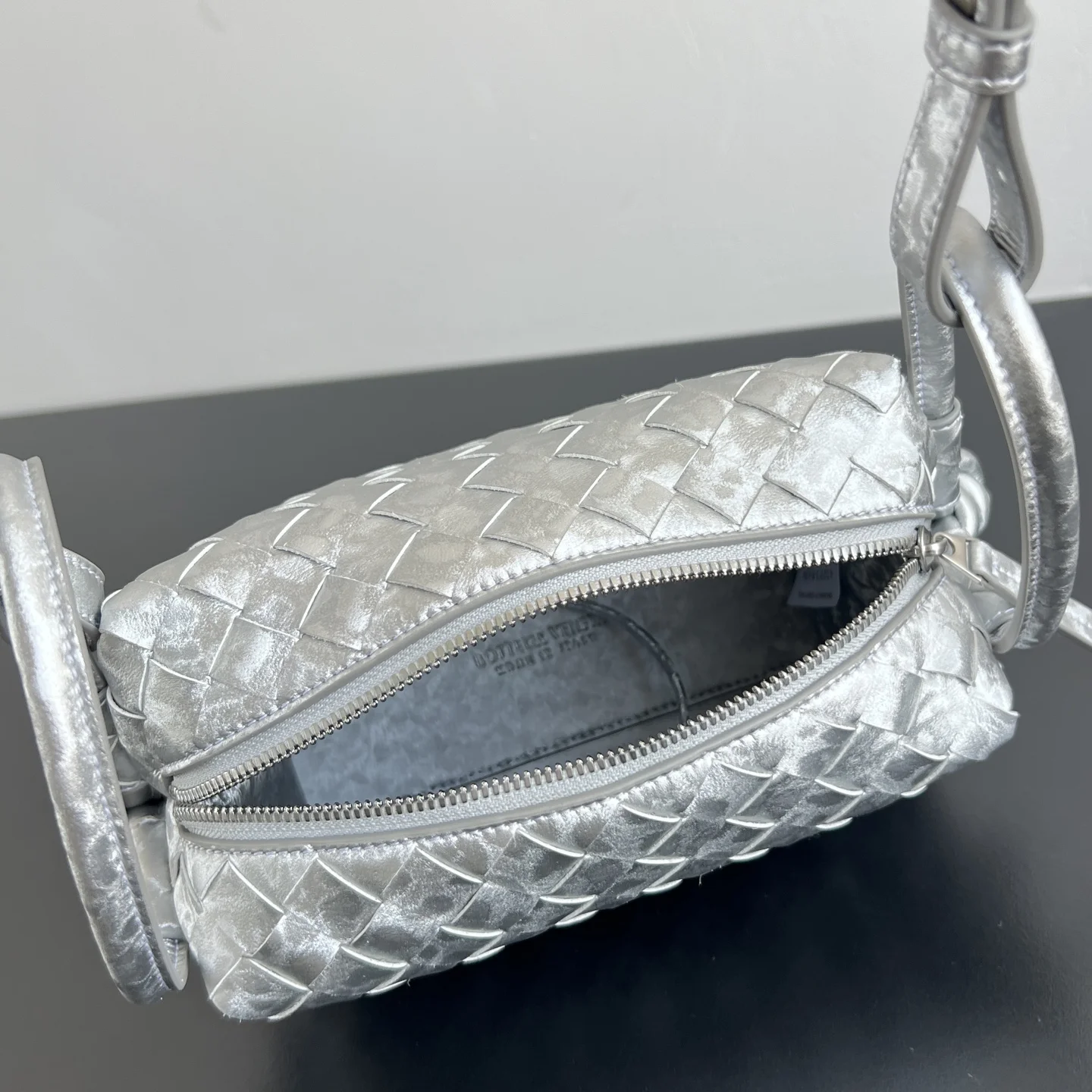 BOTTEGA VENETA Shoulder Bags Metallic Satin (Silver) 19X12X9CM H50202608080138 - Image 6