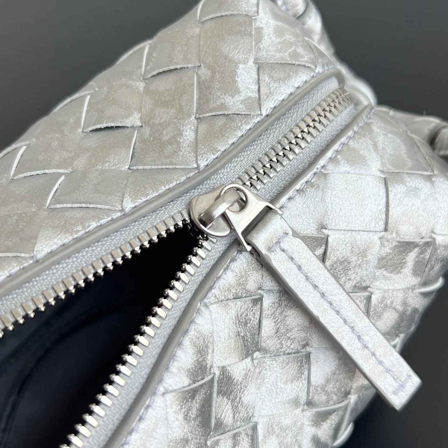 BOTTEGA VENETA Shoulder Bags Metallic Satin (Silver) 19X12X9CM H50202608080138 - Image 7