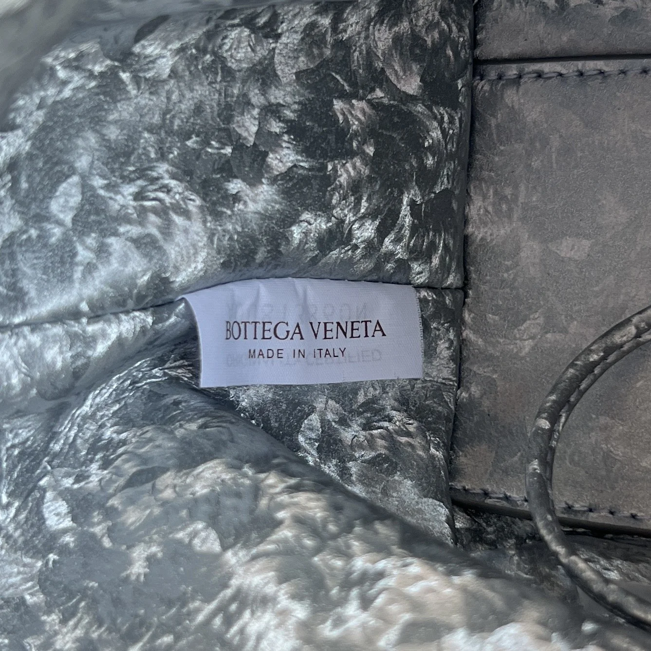 BOTTEGA VENETA Shoulder Bags Metallic Satin (Silver) 19X12X9CM H50202608080138 - Image 9