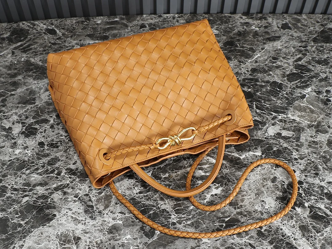 BOTTEGA VENETA Shoulder Bags Nappa Lambskin (Brown) 32X24X12 A130202608080561 - Image 2