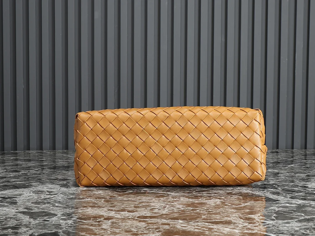 BOTTEGA VENETA Shoulder Bags Nappa Lambskin (Brown) 32X24X12 A130202608080561 - Image 3