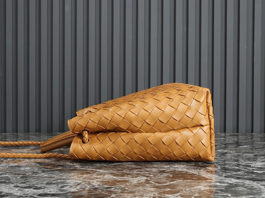 BOTTEGA VENETA Shoulder Bags Nappa Lambskin (Brown) 32X24X12 A130202608080561 - Image 4