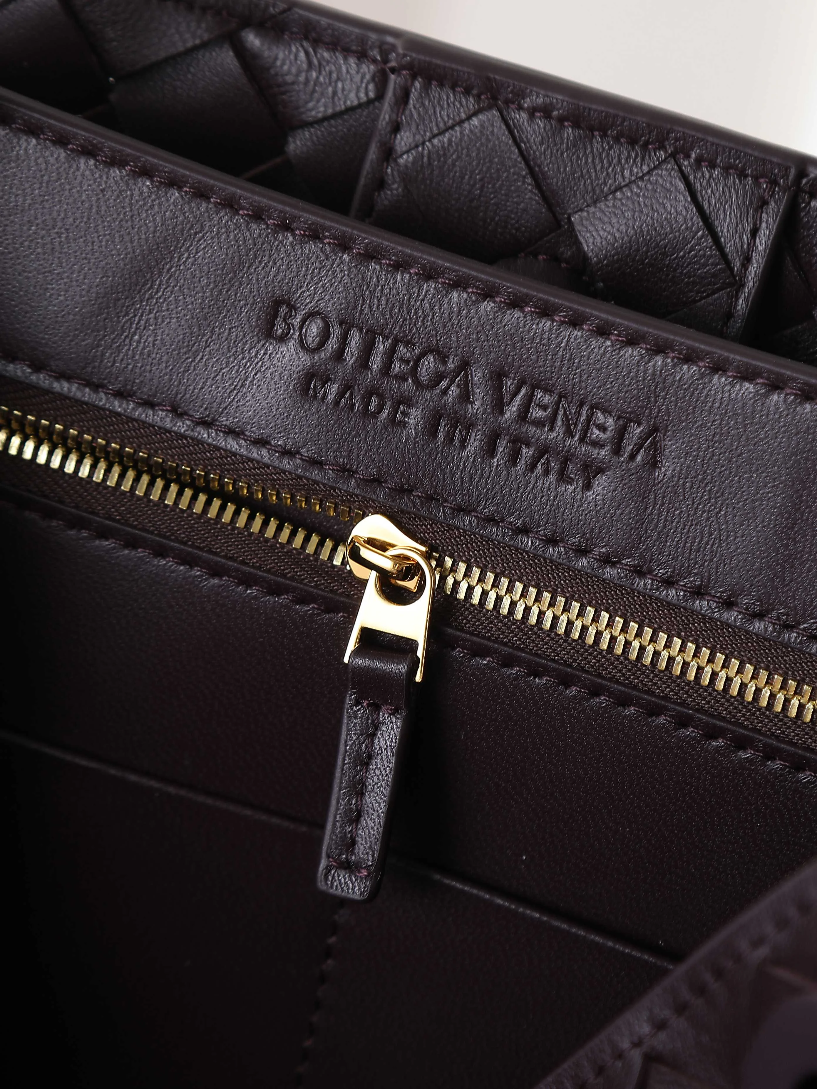 BOTTEGA VENETA Shoulder Bags Nappa Lambskin (Brown-Gold) 32X24X12 A130202608080549 - Image 9