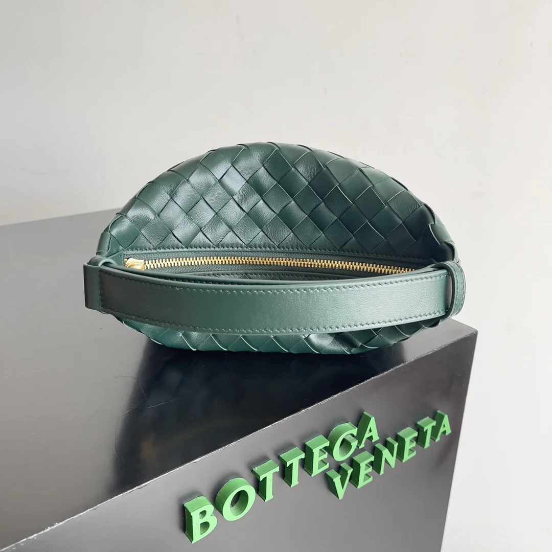 BOTTEGA VENETA Shoulder Bags Nappa Lambskin (Green) 22X13X9 F80202608080237 - Image 4