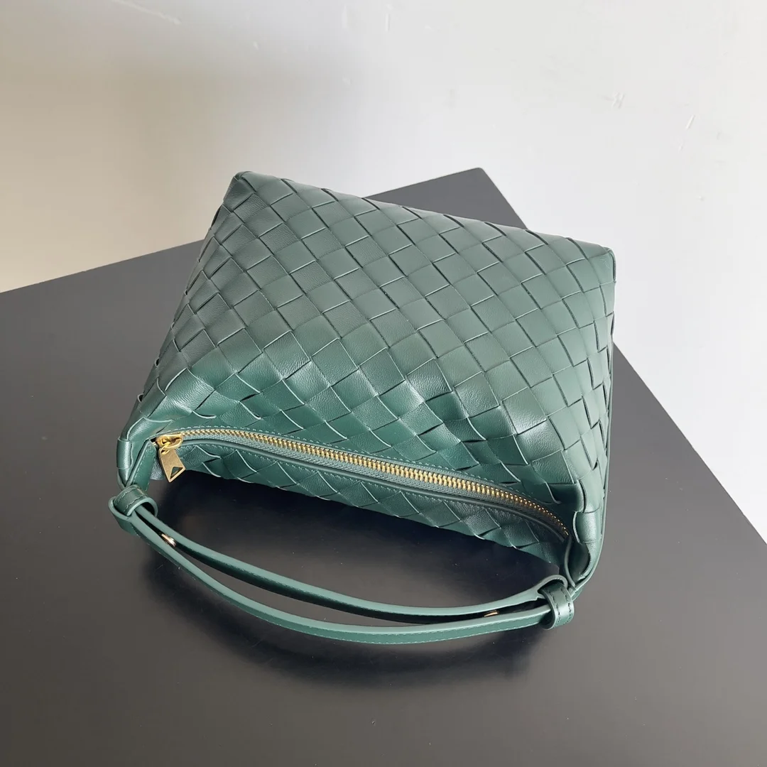 BOTTEGA VENETA Shoulder Bags Nappa Lambskin (Green) 22X13X9 F80202608080237 - Image 5