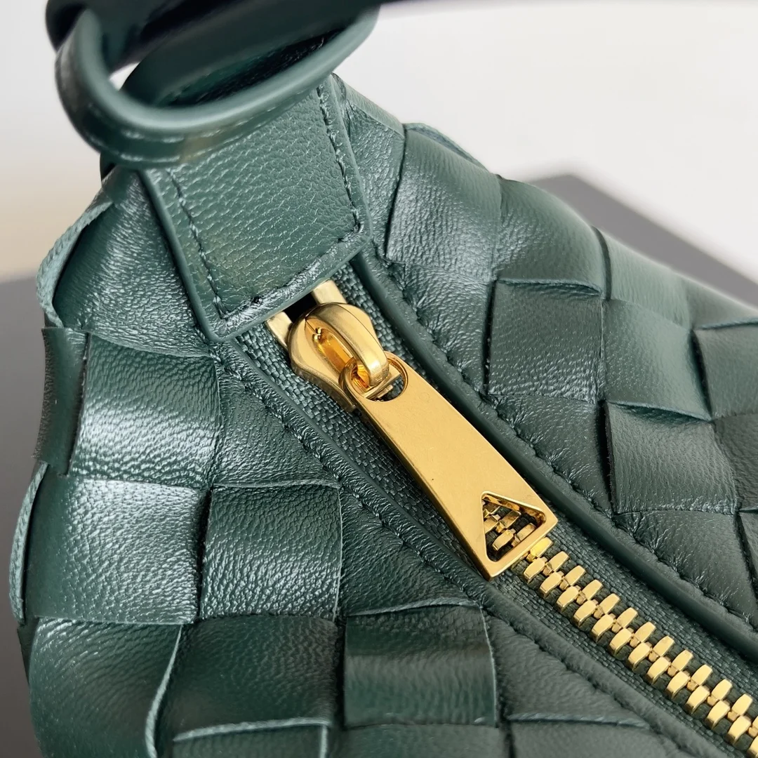 BOTTEGA VENETA Shoulder Bags Nappa Lambskin (Green) 22X13X9 F80202608080237 - Image 7