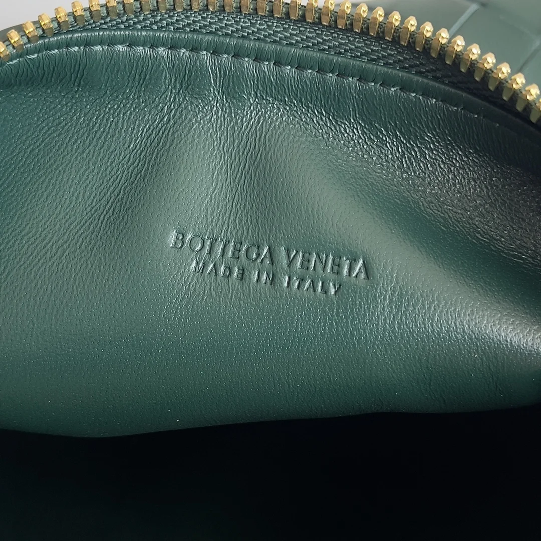 BOTTEGA VENETA Shoulder Bags Nappa Lambskin (Green) 22X13X9 F80202608080237 - Image 8