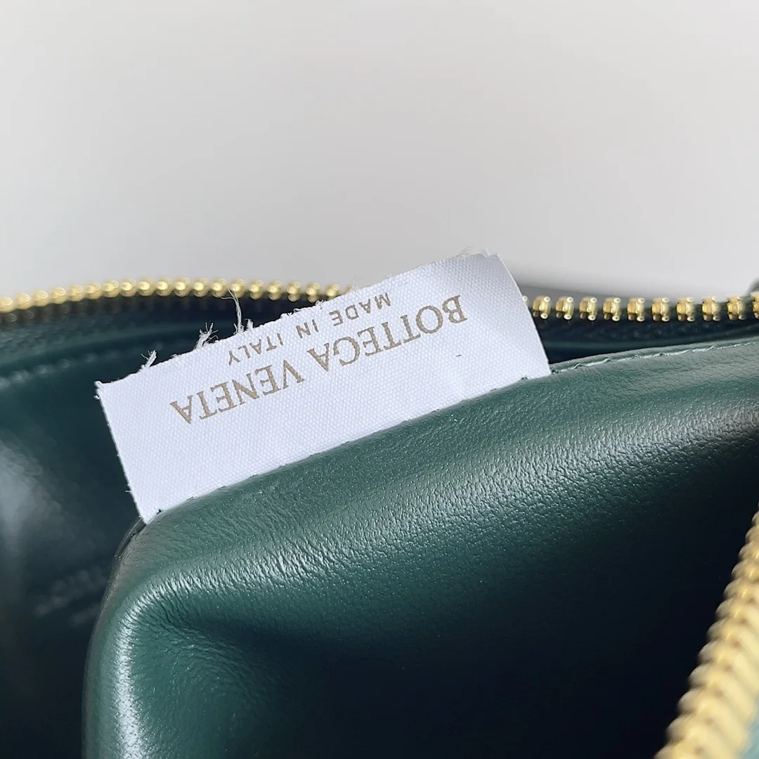 BOTTEGA VENETA Shoulder Bags Nappa Lambskin (Green) 22X13X9 F80202608080237 - Image 9