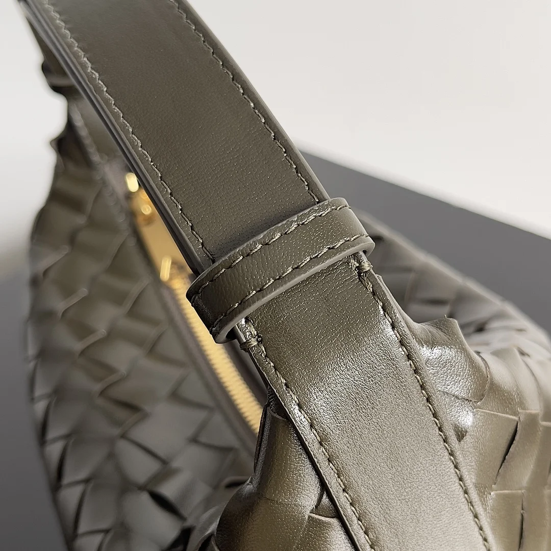 BOTTEGA VENETA Shoulder Bags Nappa Lambskin (Green-Gold) 22X13X9CM F80202608080232 - Image 4