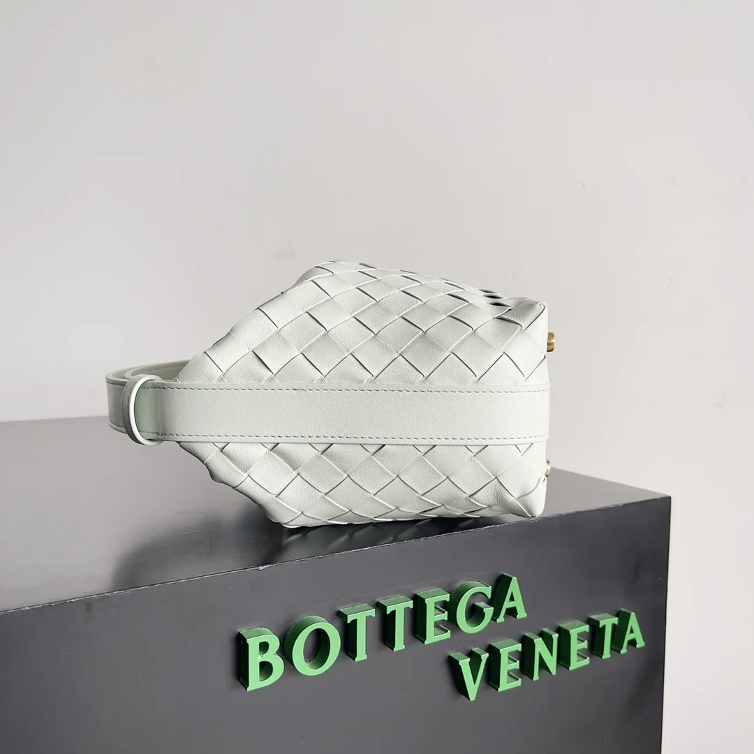 BOTTEGA VENETA Shoulder Bags Nappa Lambskin (Mintgreen-Gold) 22X13X9 F80202608080200 - Image 2