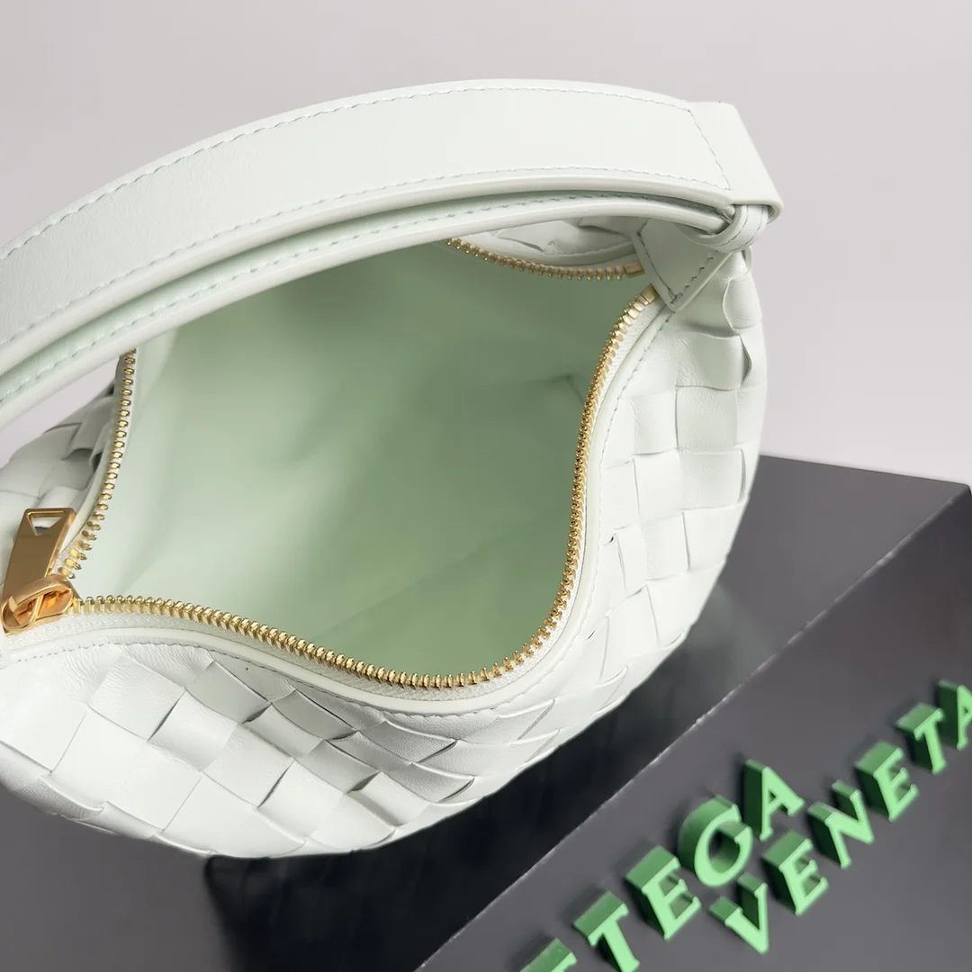 BOTTEGA VENETA Shoulder Bags Nappa Lambskin (Mintgreen-Gold) 22X13X9 F80202608080200 - Image 9