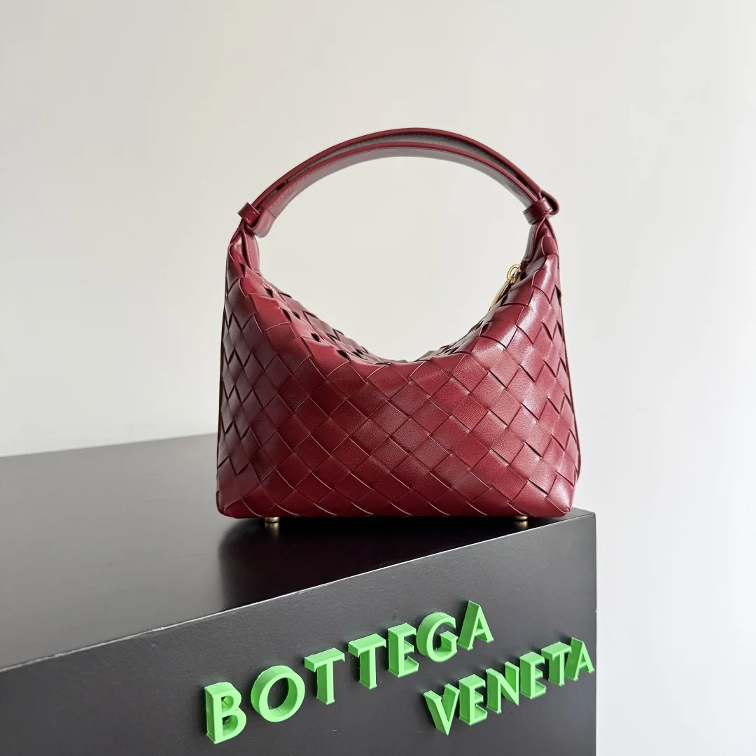 BOTTEGA VENETA Shoulder Bags Nappa Lambskin (Red) 22X13X9CM F80202608080227