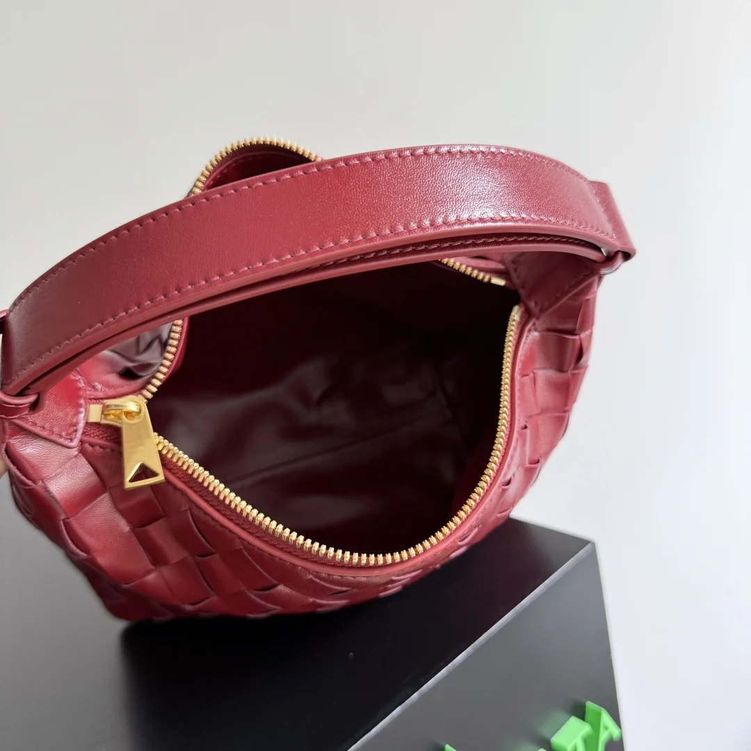 BOTTEGA VENETA Shoulder Bags Nappa Lambskin (Red) 22X13X9CM F80202608080227 - Image 9