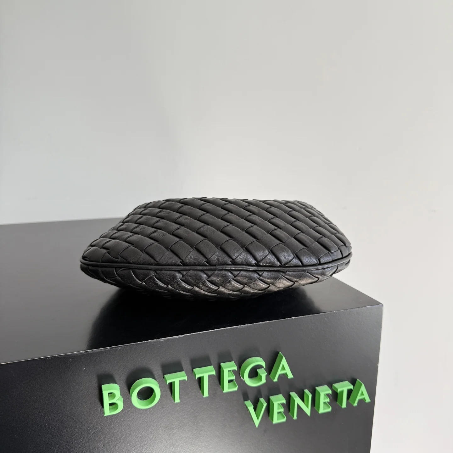 BOTTEGA VENETA Shoulder Bags Nappa Leather (Black) 26X22X5CM G30202608080432 - Image 3