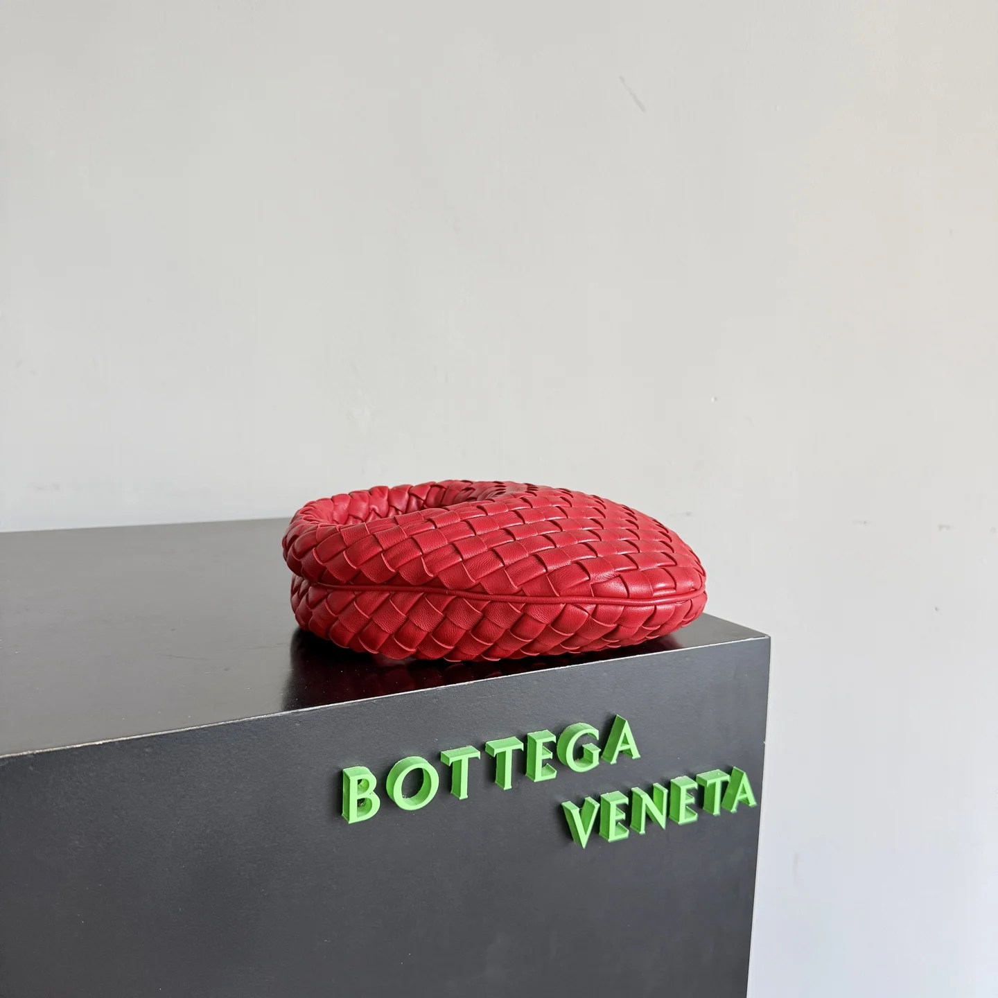 BOTTEGA VENETA Shoulder Bags Nappa Leather (Red) 26X22X5CM H30202608080433 - Image 2