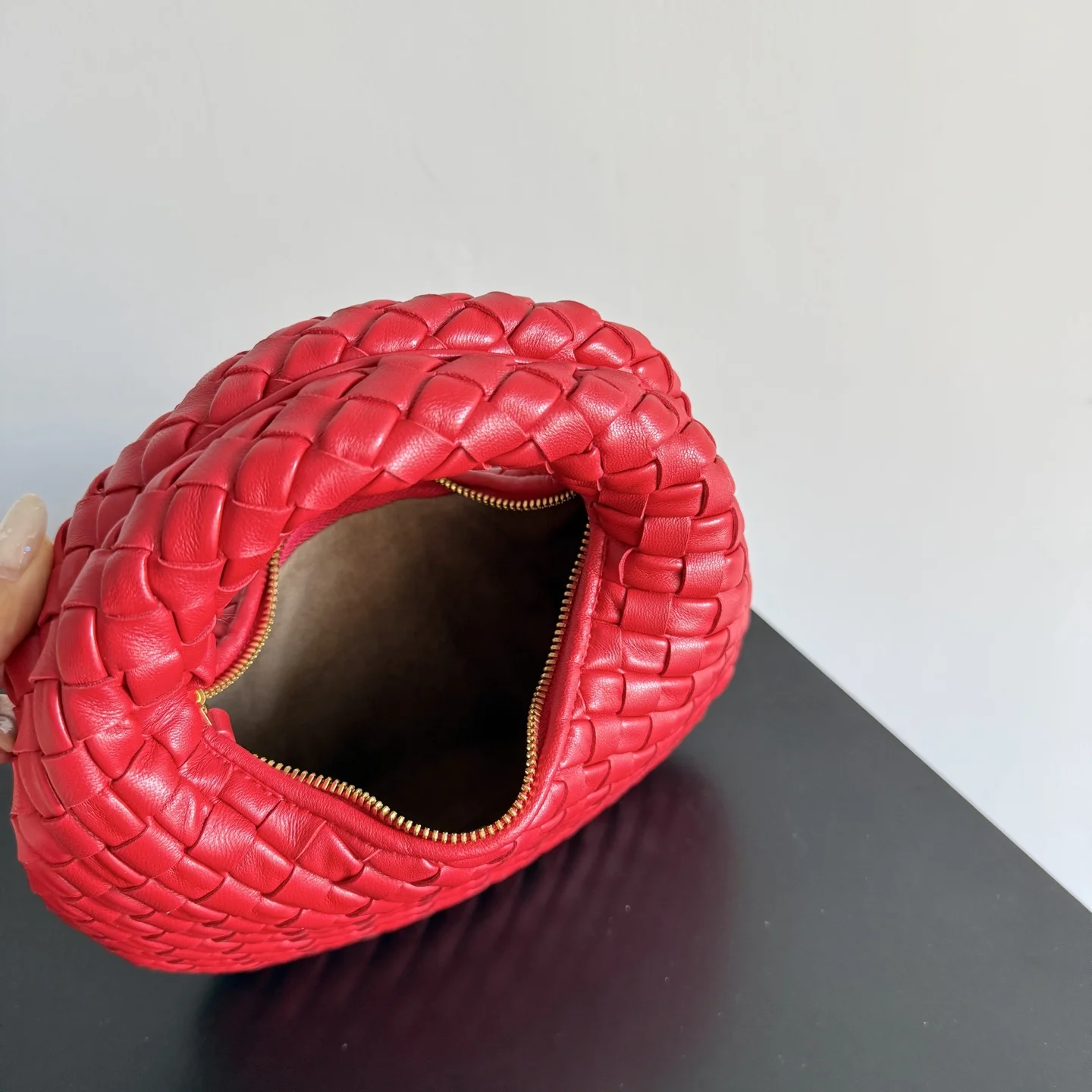 BOTTEGA VENETA Shoulder Bags Nappa Leather (Red) 26X22X5CM H30202608080433 - Image 7